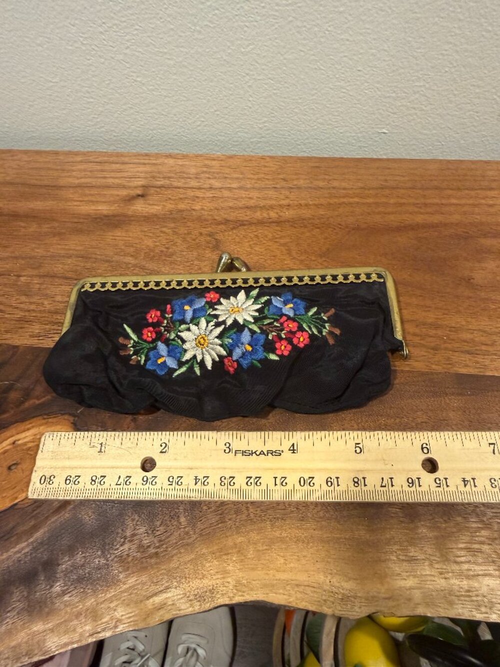 Vintage Black Floral Embroidered Coin Purse Clutch